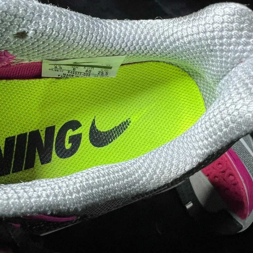 Nike women shoes description